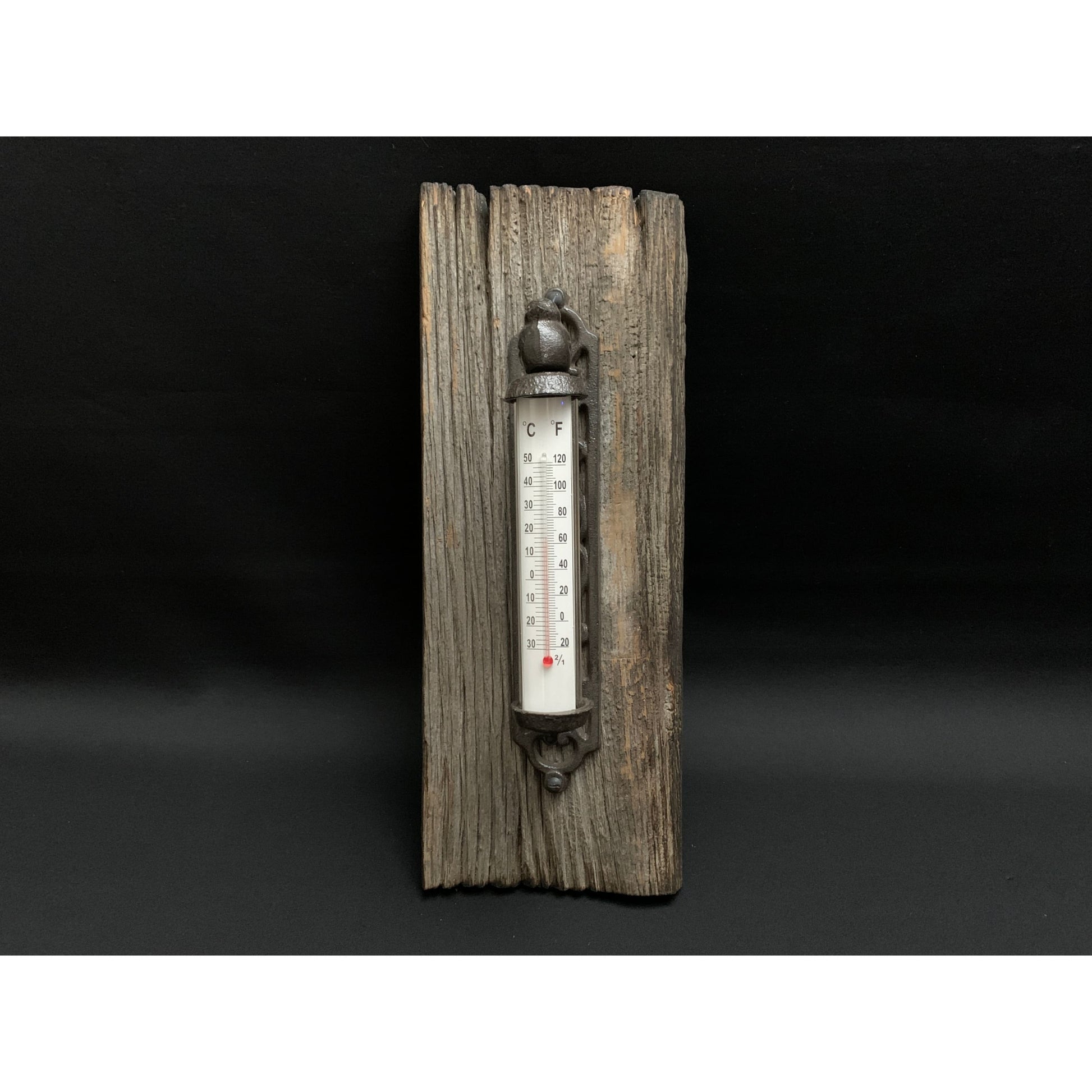 https://mesiwoodshop.com/cdn/shop/files/wall-mounted-thermometer-barnwood-outdoor-vintage-122.jpg?v=1683567126&width=1946